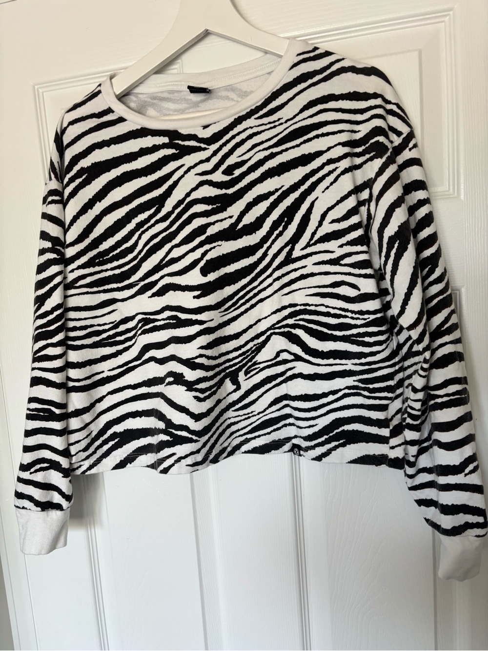 Zebra Print Long-Sleeve Women's Pullover Top - Black & White